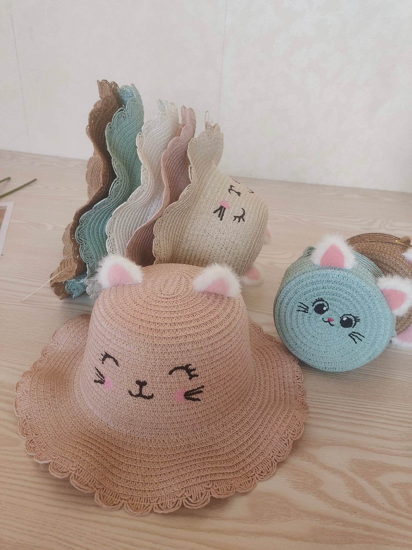 straw hat cat North Kidzz 